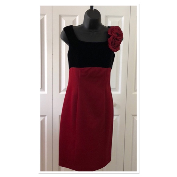 Dress - Picture 1 of 4